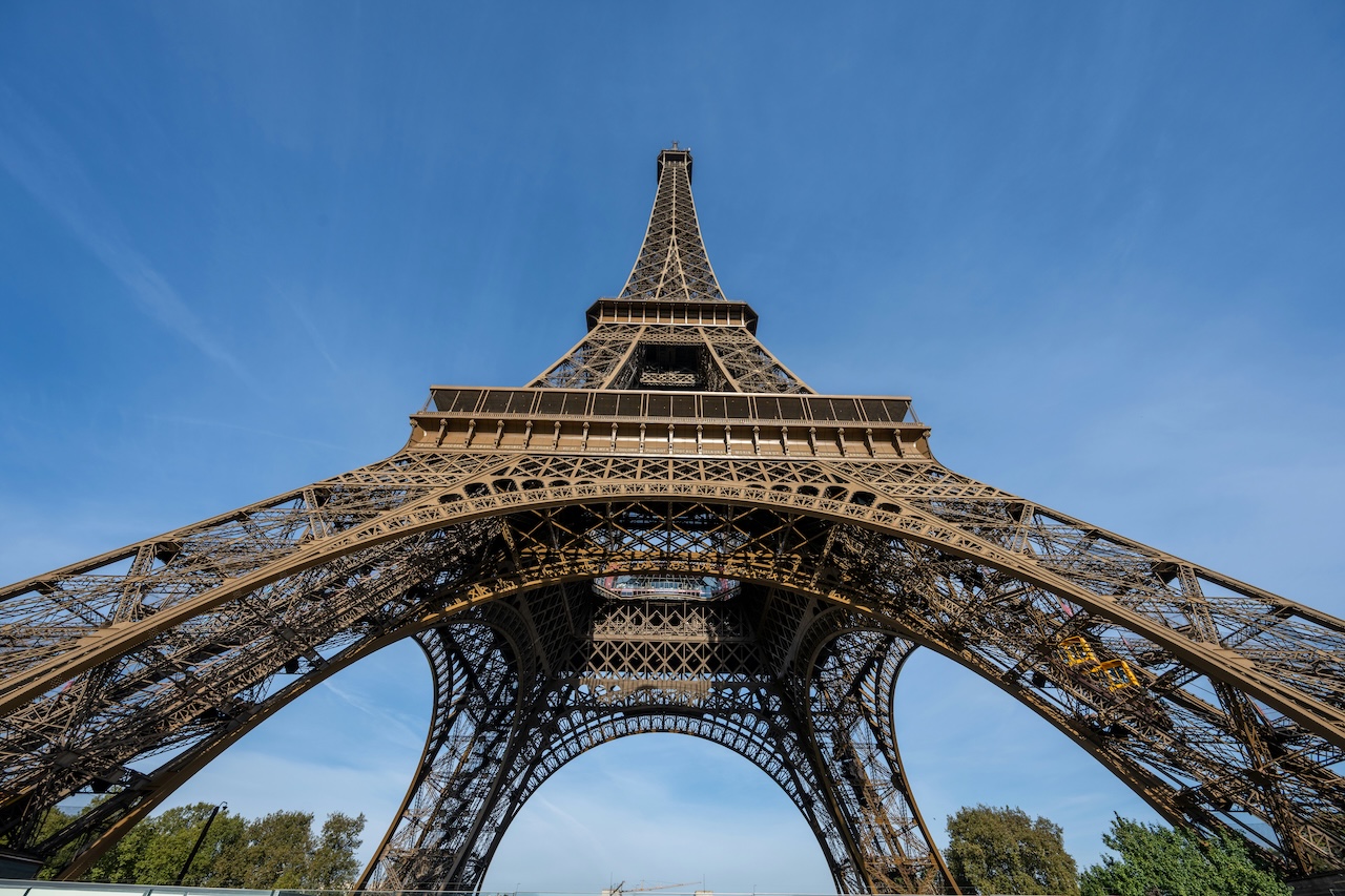 Historic Eiffel Tower staircase section to be auctioned in Paris