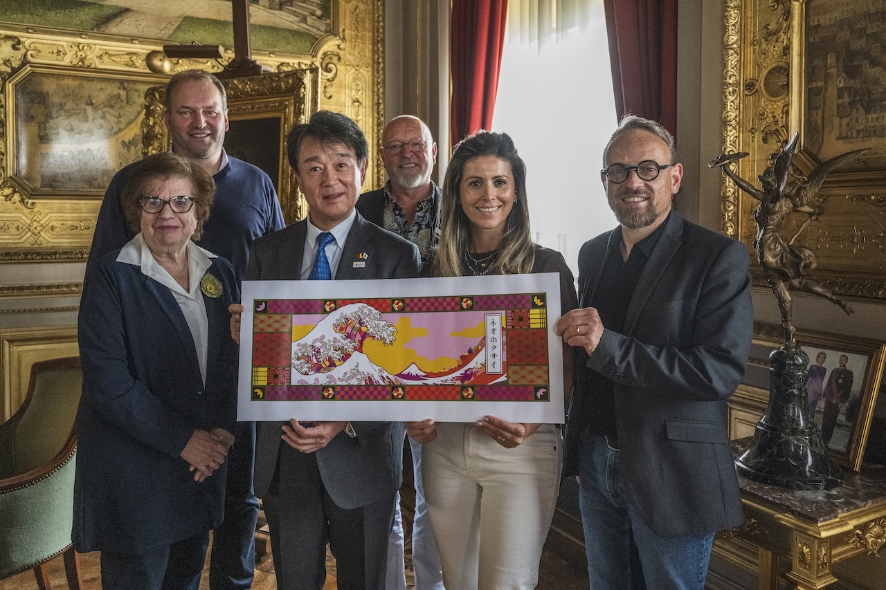Brussels Flower Carpet to honour Japan with Hokusai-inspired wave