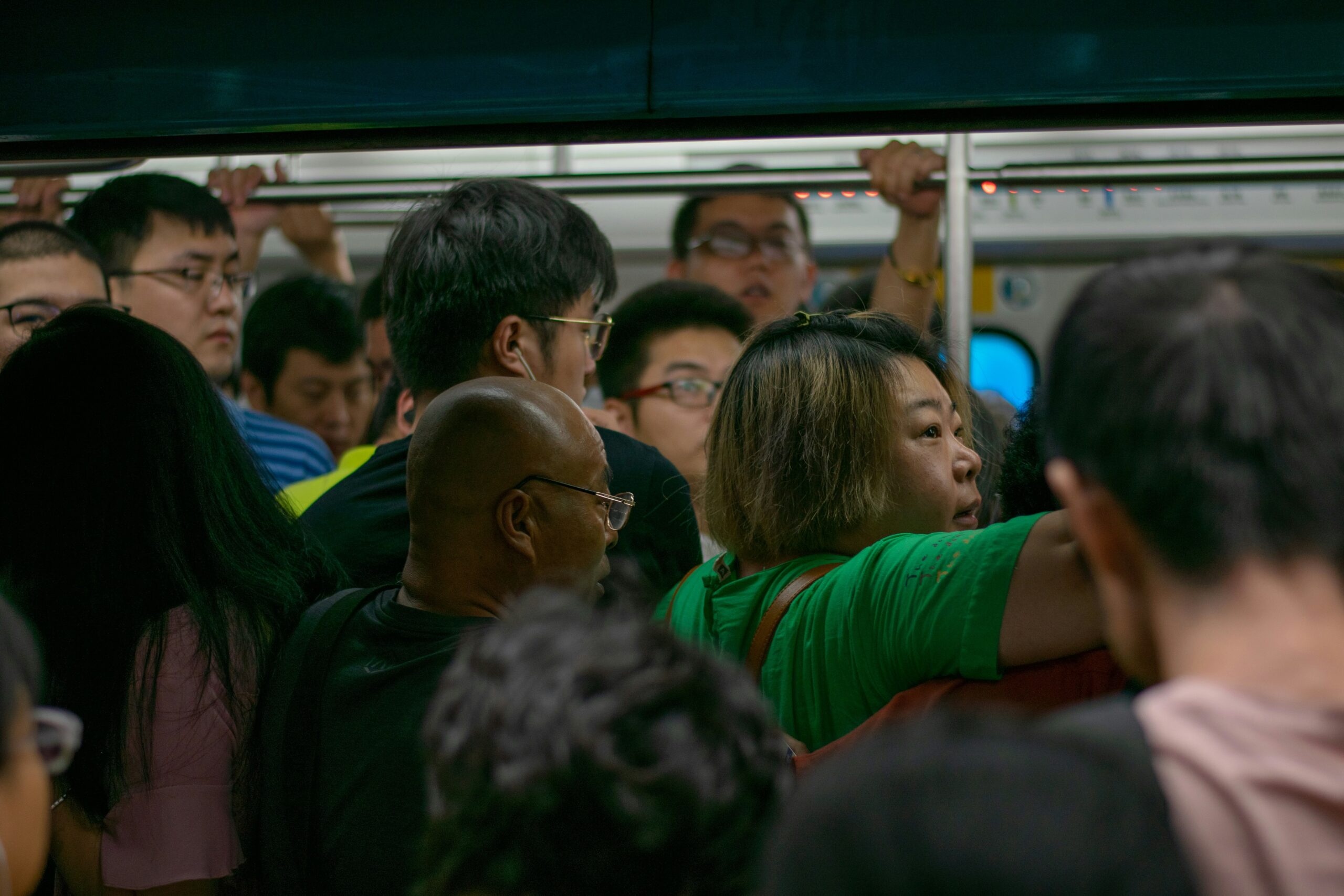 China registers over 100 million railway passenger trips during May Day holiday