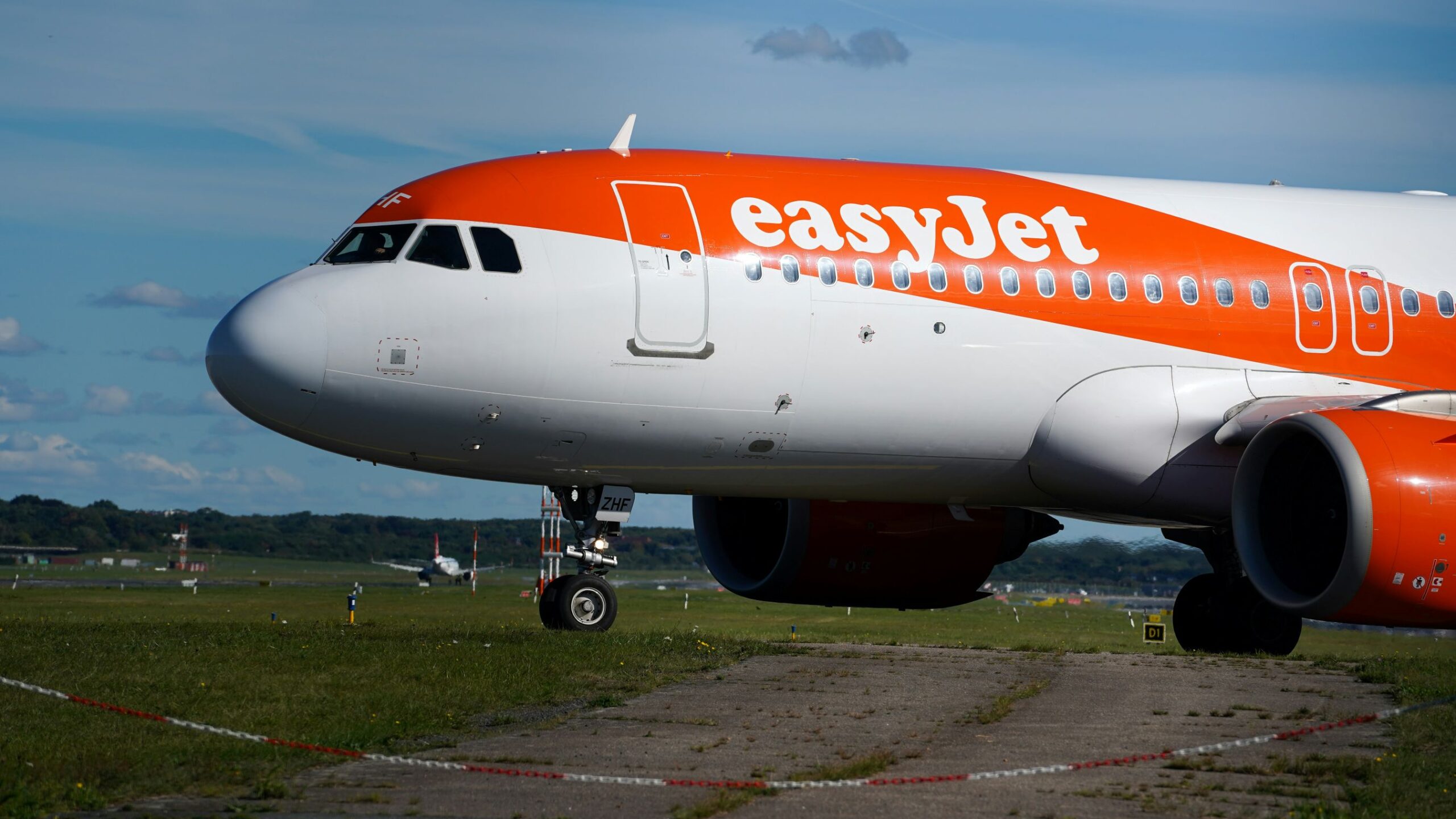 Italian competition watchdog launches investigation into easyJet baggage policy