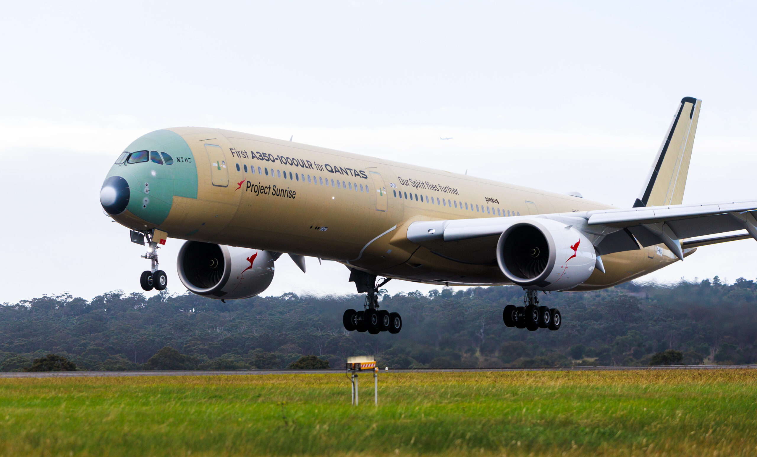 Qantas tests new aircraft for future 20-hour Sydney–London non-stop flights