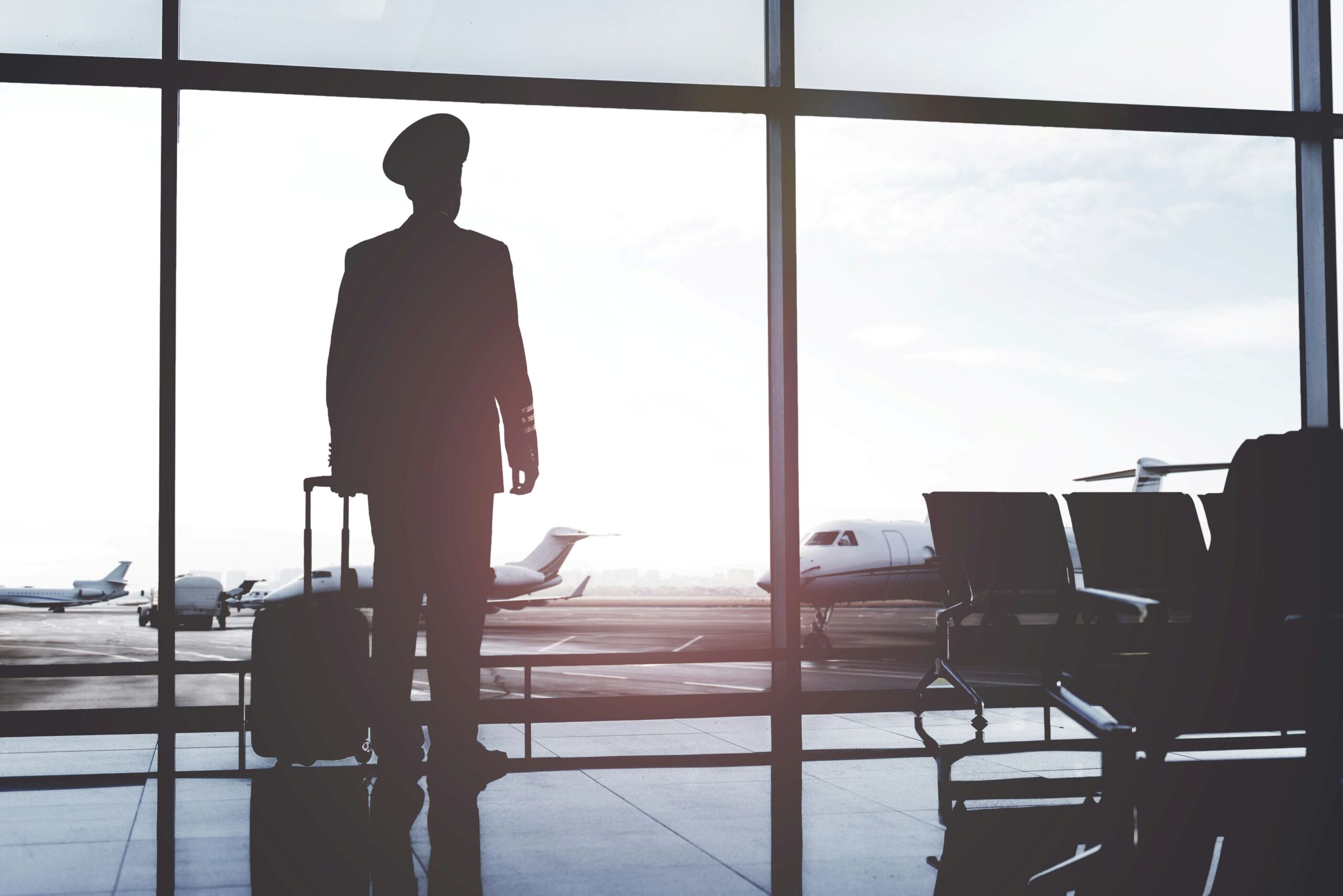Fake pilot flies for free hundreds of times before getting caught