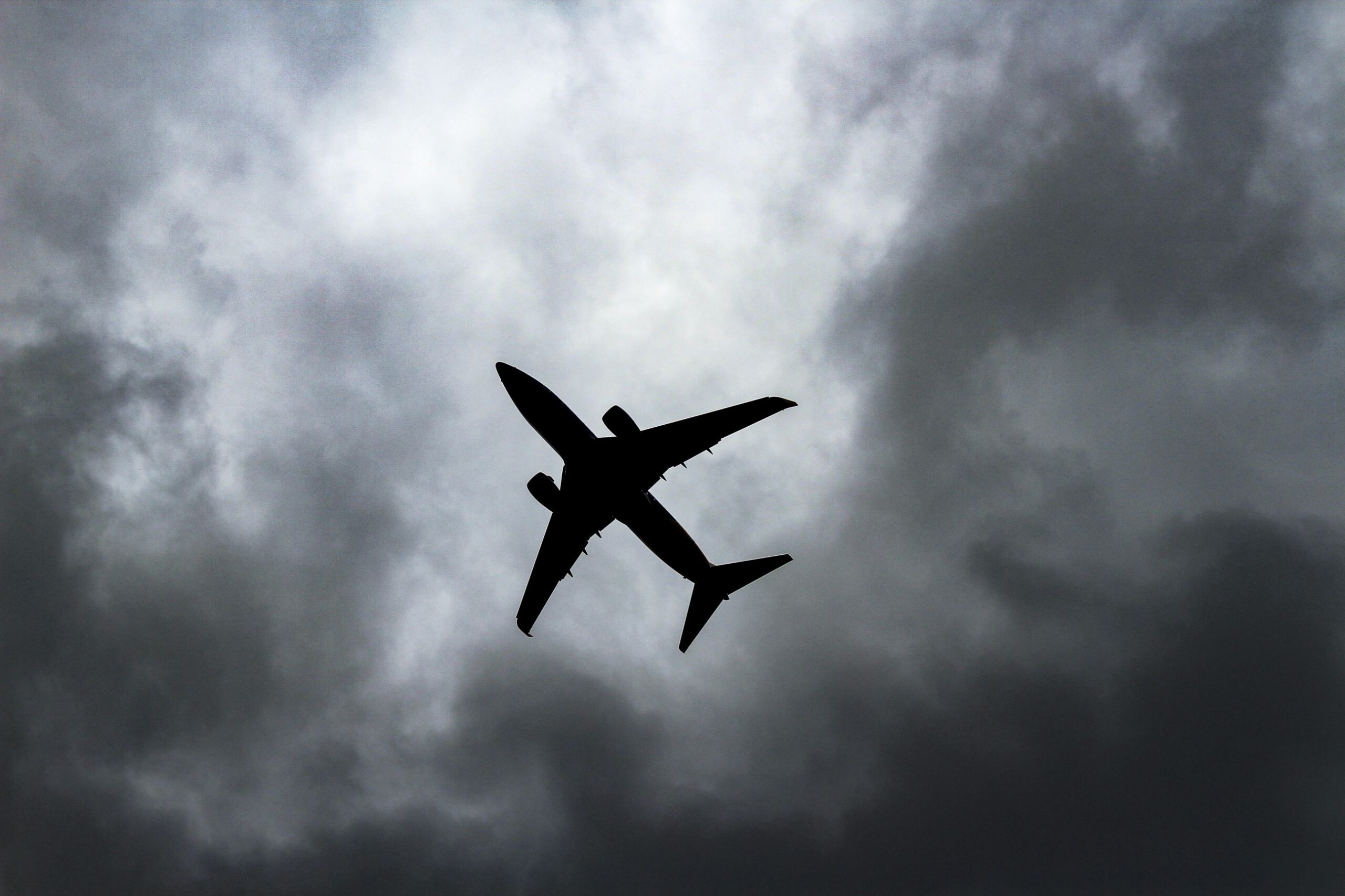 US aviation industry hit by cancellations and delays due to severe weather