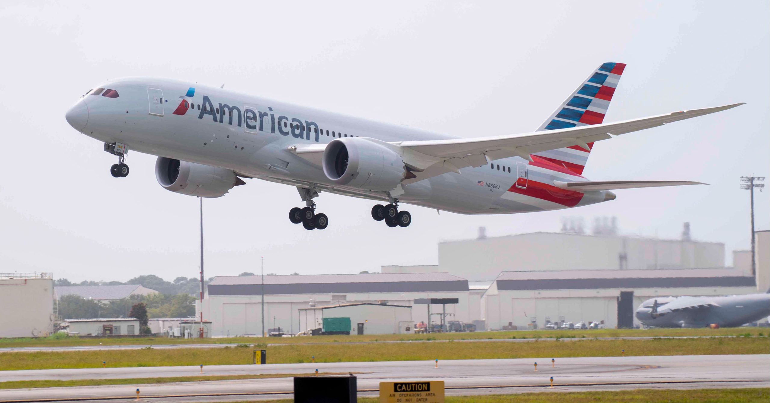 American Airlines flight blows tires after brake issues at Chicago O’Hare